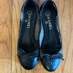 Black flat shoes size 7